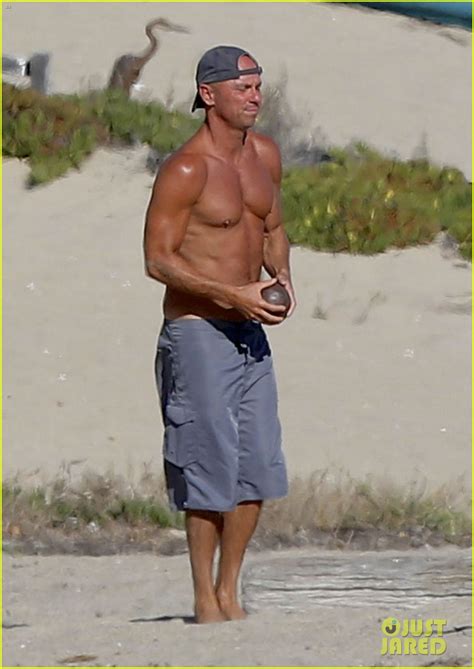 kenny chesney nude|Photos